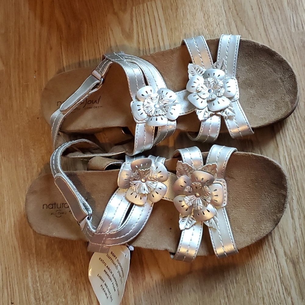 Natural soul sandals